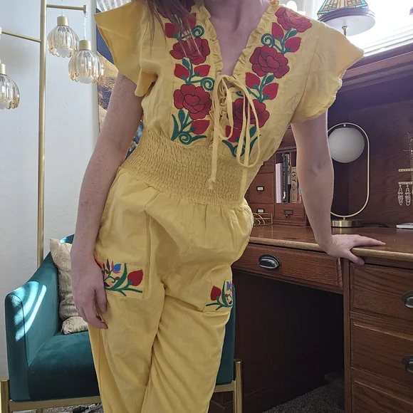 Women's Floral Embroidered Jumpsuit | Casual, Short Sleeves, Pockets! ✨️ - Picture 5 of 10